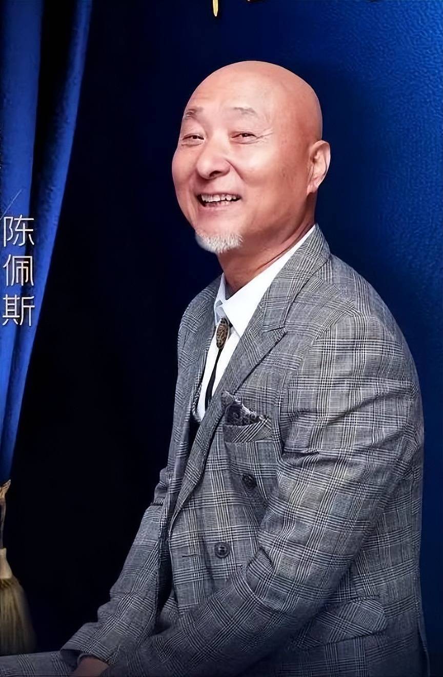 陈陈佩斯与儿子挖野菜！多年父子成兄弟，儿子让他晚年没烦恼（组图） - 10