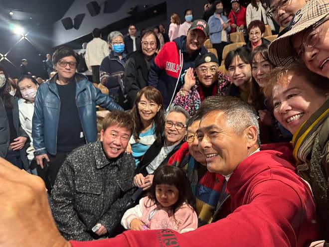 周润发、梁朝伟为杜琪峰庆祝70岁生日,周润发剪短发超显年轻(组图) - 13