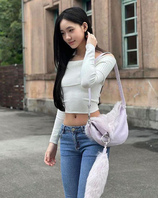 小S二女儿评论区大翻车，高冷名媛范挨批评，被捧得太浮夸了（组图） - 11
