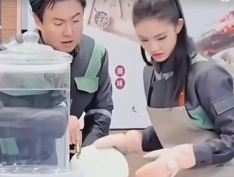 林允被质疑给沈腾生孩子,本人发声怒斥谣言,跟沈腾绯闻传3年(组图) - 5