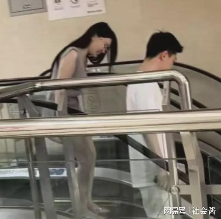 母婴室上演“活春宫”，疑似正面照曝光，女方一脸笑意腿都软了（组图） - 6