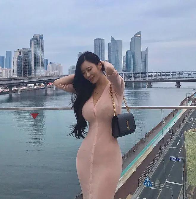 【美女】90后“美女试睡员”身材太惹火：36E、俏臀，真绝（组图） - 8