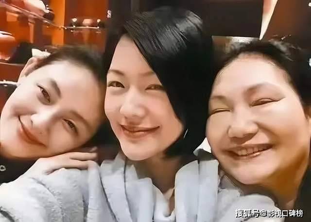 S妈发文向网友求助，小S二女儿晒英国游玩美照..（组图） - 1