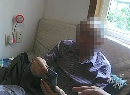 关键时刻保姆一声吼，79岁老人的355万保住了（组图） - 2