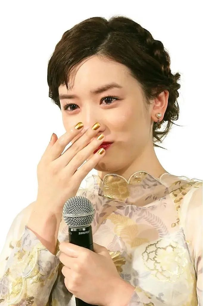 25岁第一清纯女星和“最丑人夫”被曝不伦恋!网友:姐姐你图啥啊(组图) - 14