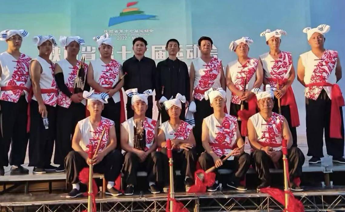 网红高家班亮子心梗去世，年仅38岁，常熬夜赚钱（组图） - 3