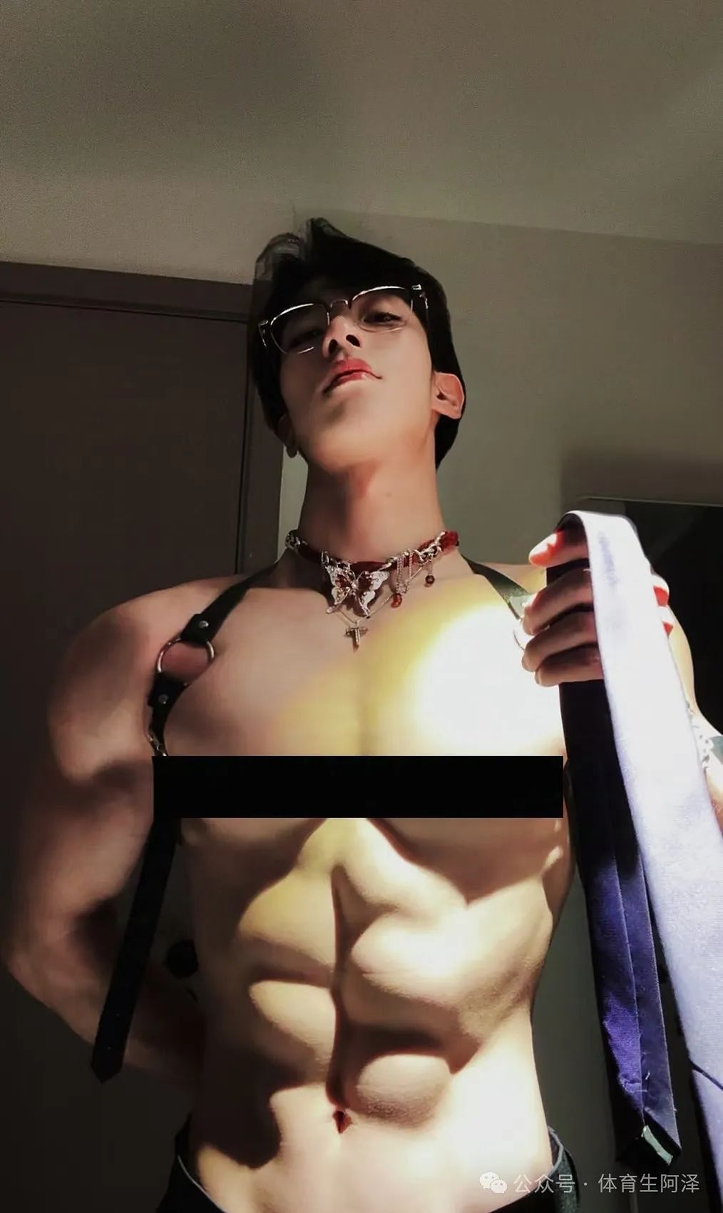【帅哥】188顶级男模诱惑大片，八块腹肌堪称搓衣板，饱满胸肌别太诱惑...（组图） - 2