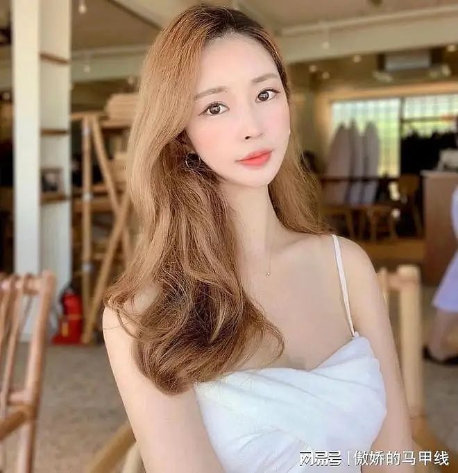 【美女】肤白如雪曲线撩人，极品身材的小姐姐，做你女盆友几点回家？（组图） - 9