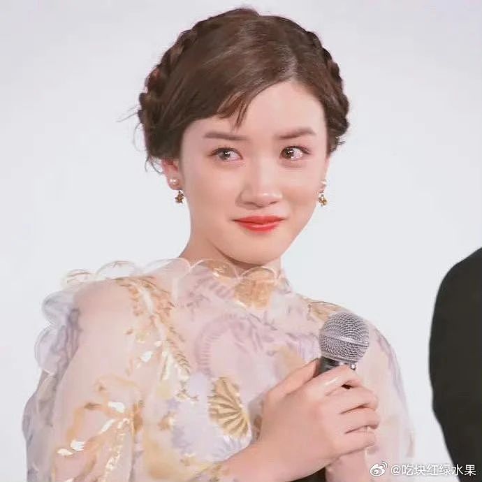 25岁第一清纯女星和“最丑人夫”被曝不伦恋!网友:姐姐你图啥啊(组图) - 15