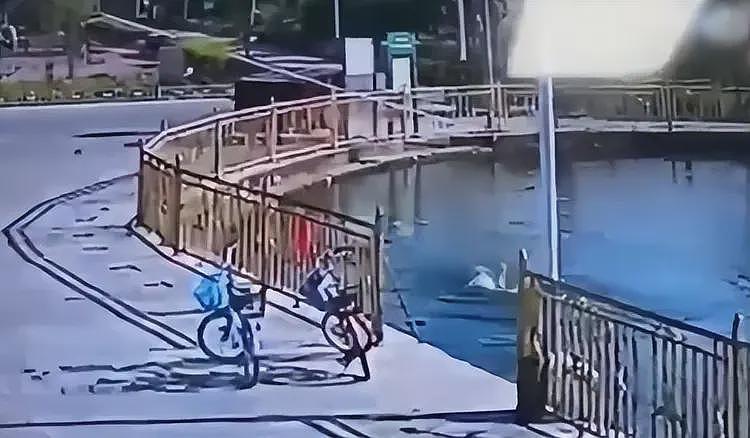 广东两男童溺水致死，监控曝光路人见死不救，网友一边倒：不敢救（视频/组图） - 7