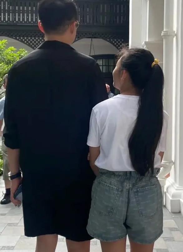 大S女儿在北京做了卷发，像个小公主，一个暖心举动获得大家称赞（组图） - 9