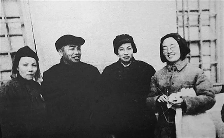 延安女性:“分配婚姻”与感情纠葛(组图) - 8