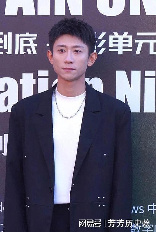 32岁张一山终究走上文章的老路，一步错步步错，3处爆雷风评被害（组图） - 11