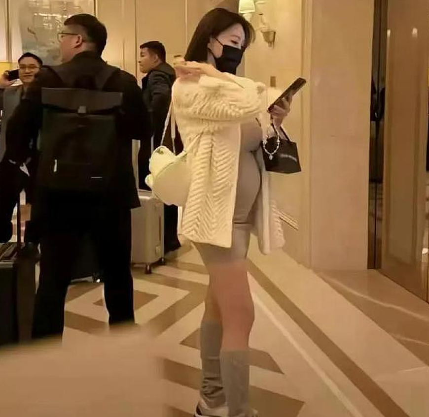 曝叶珂已上海生下女儿，消息来源挺靠谱！黄晓明全程陪同！（组图） - 3