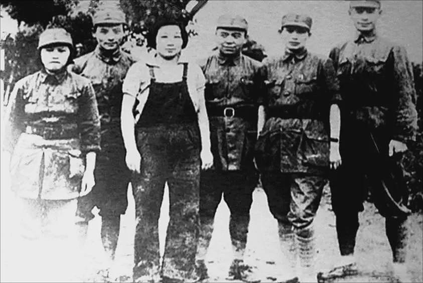 延安女性:“分配婚姻”与感情纠葛(组图) - 13