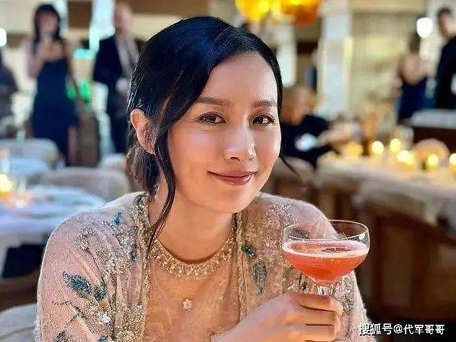 一婚嫁富二代,二婚嫁老外,三婚嫁小4岁韩国人,43岁的她如今怎样了?(组图) - 5
