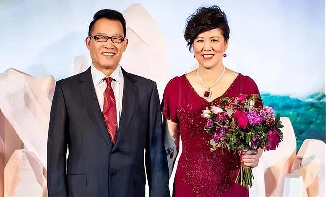 从“铁榔头”到“整容狂魔”，64岁医美失败的郎平，近况大有反转（组图） - 12