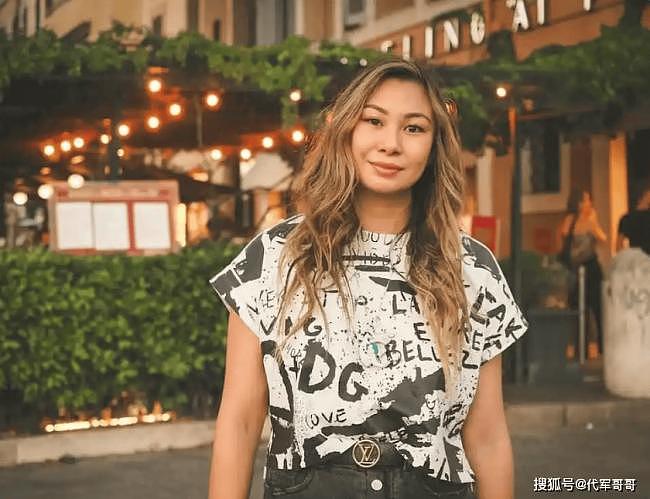 30岁华裔女生辍学搞AI成亿万富翁,她什么来头(组图) - 2