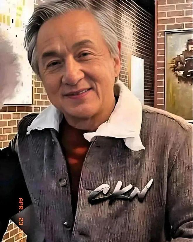 成龙满头白发！儿女不成器，25亿身家捐一半（组图） - 5