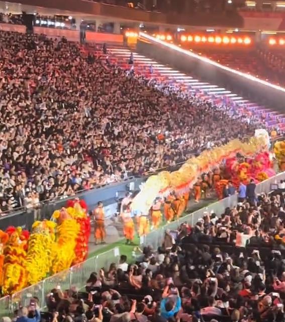 谢霆锋个唱：英皇全员出动，王嘉尔隔空合唱（组图） - 13