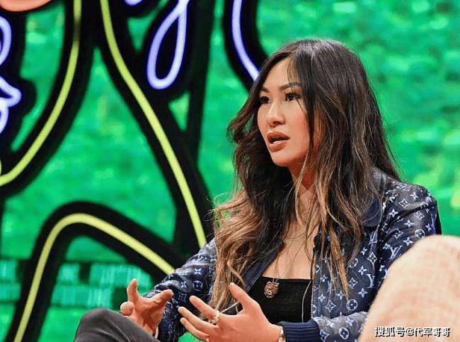 30岁华裔女生辍学搞AI成亿万富翁,她什么来头(组图) - 3