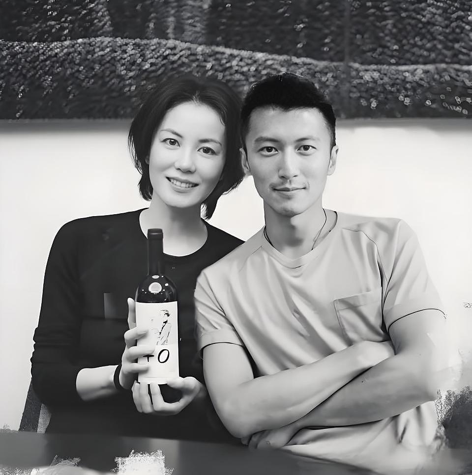 时隔20年的演唱会,还是变成了谢霆锋与王菲的恩爱秀场(组图) - 16