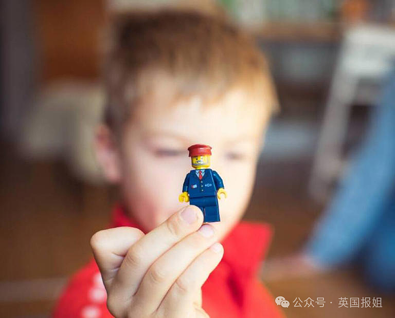 英男子左耳剧痛多年差点失聪,睡一觉竟抠出“包浆”玩具零件!医生:藏了20几年(组图) - 19