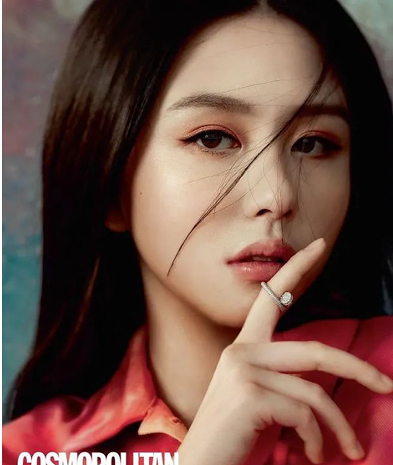 【美女】邱淑贞女儿沈月Cos赤木晴子惊艳全网，颜值身材双爆表，网友：青出于蓝（组图） - 17