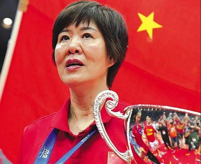 从“铁榔头”到“整容狂魔”，64岁医美失败的郎平，近况大有反转（组图） - 13