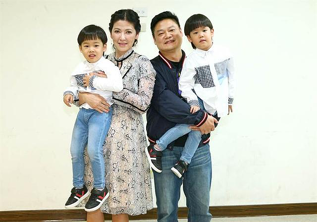 正式宣布复出？飞车捉奸、小三上位、重金求子，为爱情没底线？（组图） - 46