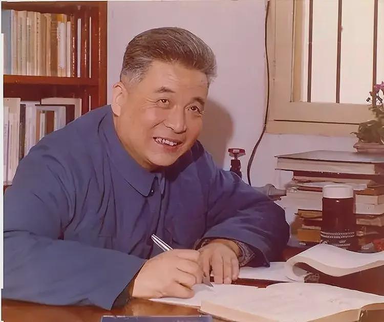 董明珠“间谍论”持续升级！官媒点名狠批，胡锡进提醒违反劳动法（组图） - 17