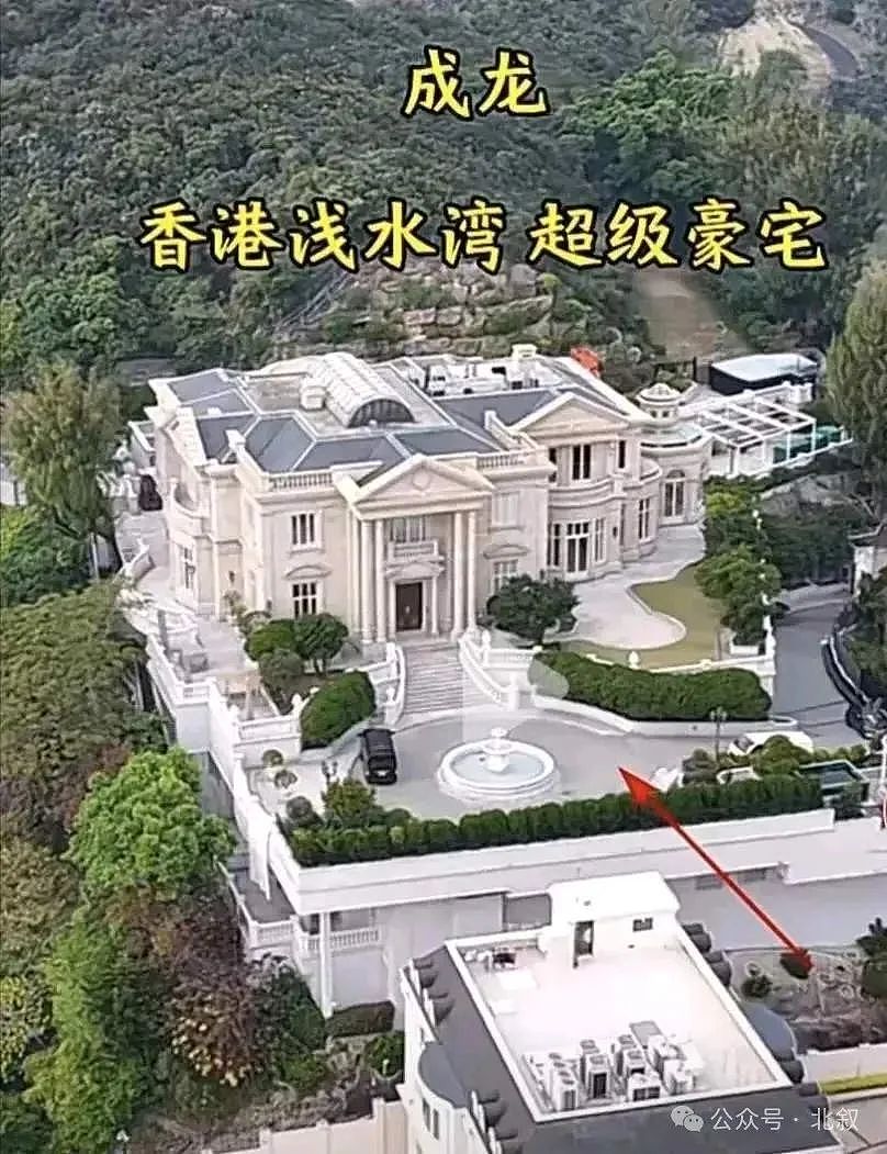 71岁成龙在四川买房，亲赴装修现场，看起来很疲惫，苍老了好多（组图） - 5