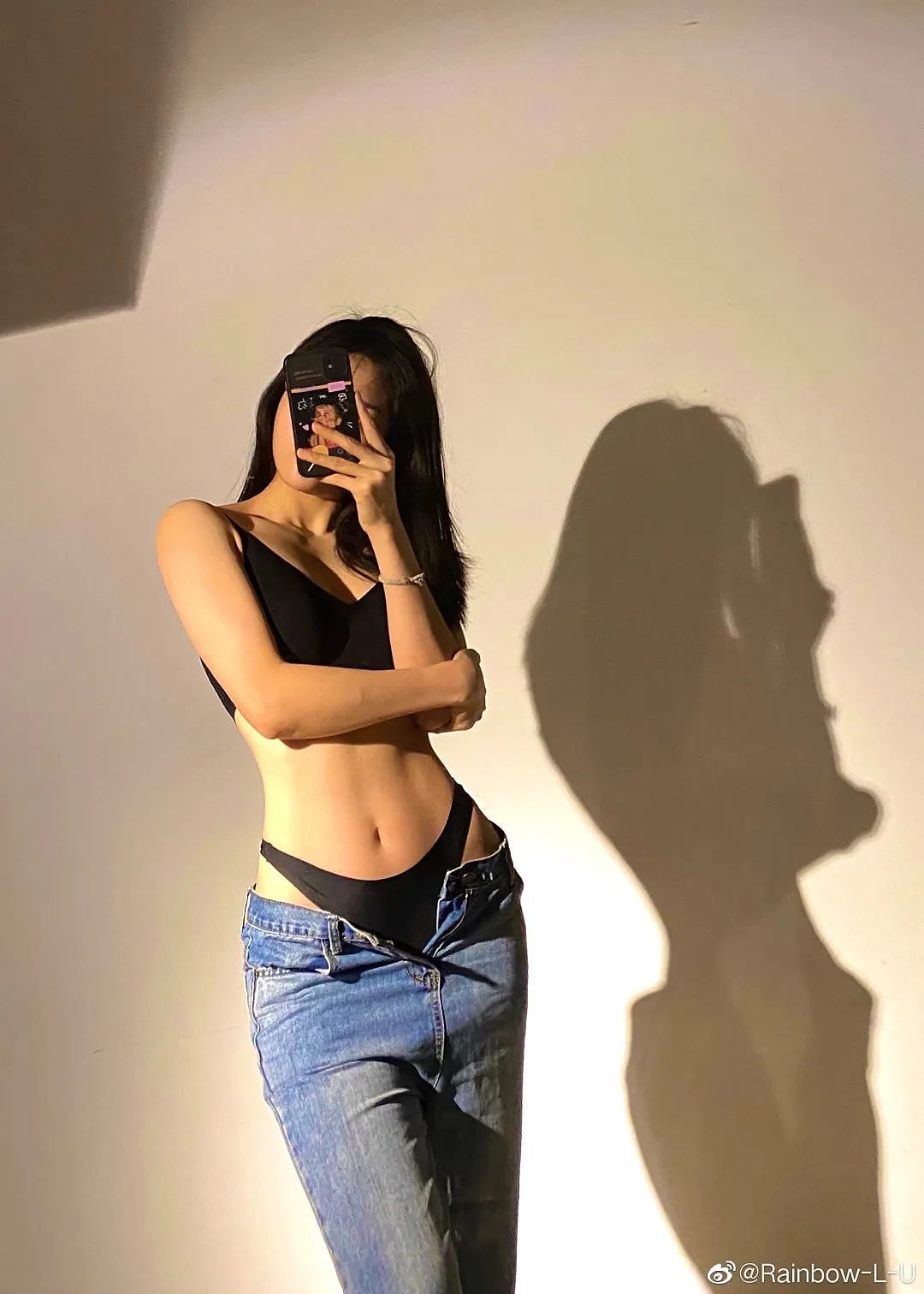 【美女】成都辣妹秀身材，蜂腰翘臀惹肾上腺素飙升，真的太促了（组图） - 25