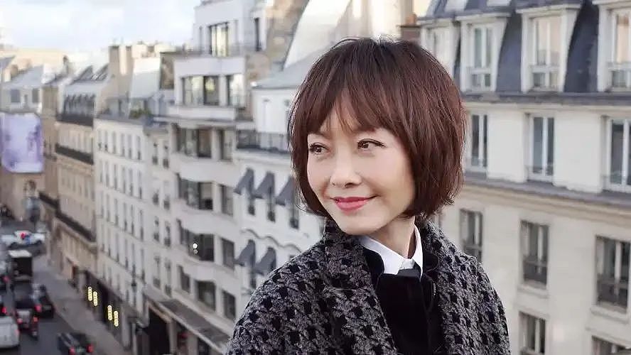 全网嘲 “低情商”到播客女王！50岁鲁豫被黑10年后逆风翻盘，网友：姐姐多说，我们爱听（组图） - 8
