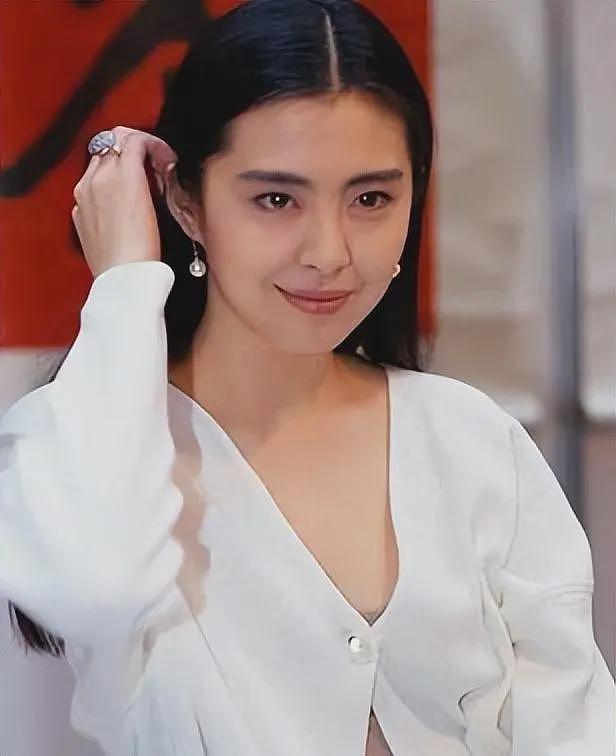 时隔多年终于回国，美人迟暮的王祖贤，让我看到人生的另一种可能（组图） - 26
