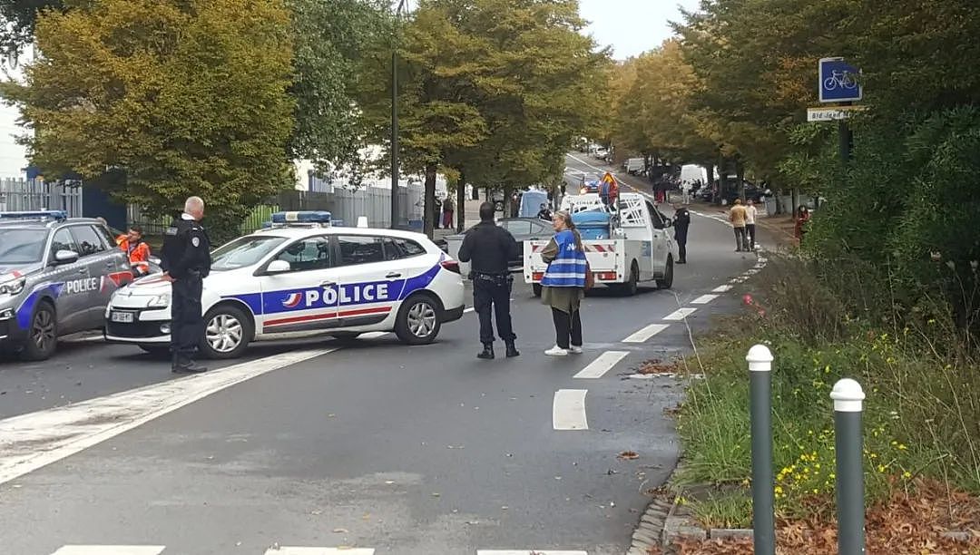 南特校园袭击案：16岁少年写13页杀人宣言后，用刀刺向同学！少女惨死，全法震惊（组图） - 3