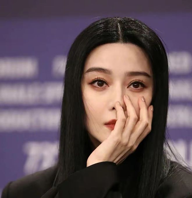 曝光！被封杀6年，范冰冰身边亲密男人身份被扒，已不离不弃20年（组图） - 1