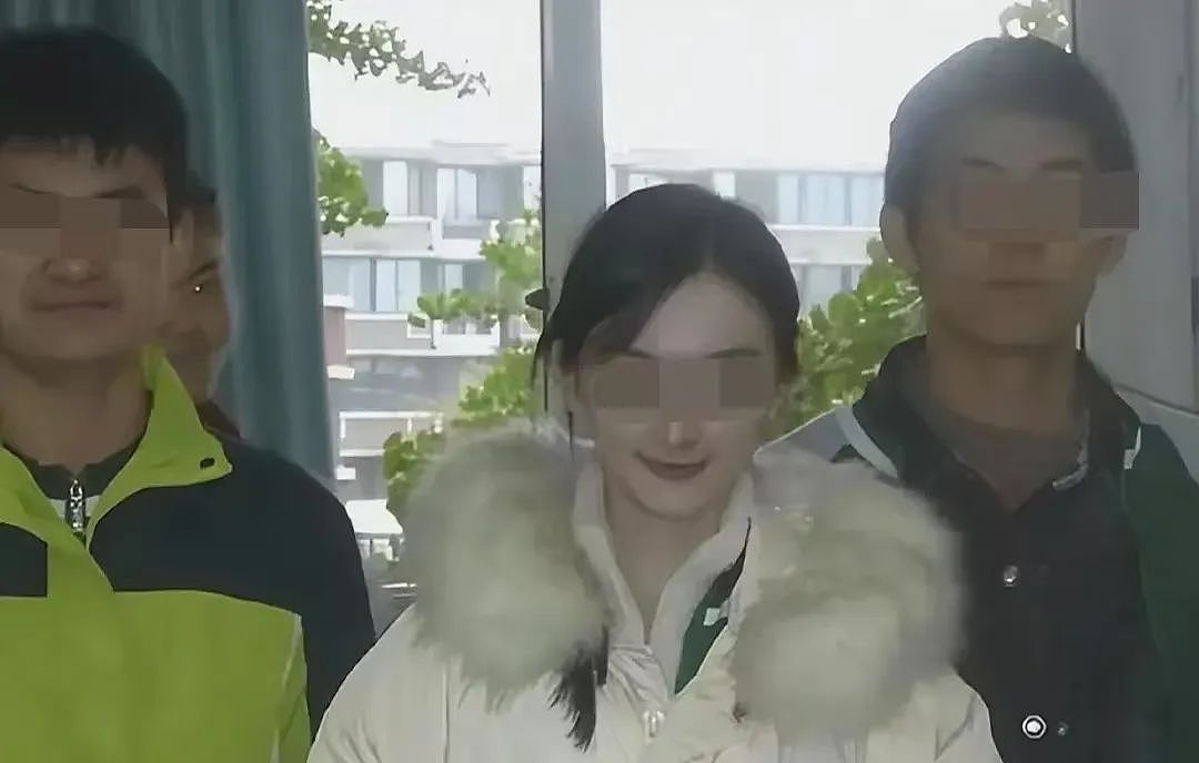 中国聋哑女生因颜值太高冲上热搜!评论区全是质疑,本人辩解后却被骂惨…(视频/组图) - 23