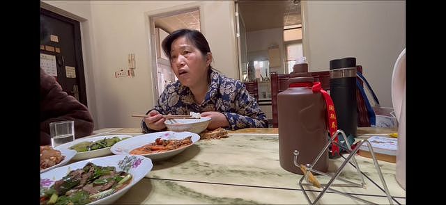 儿子从国企辞职“二战”考上北大研究生，母亲被惊成静止画面（组图） - 3