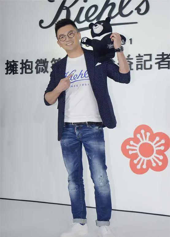 苏有朋变成了“苏阿姨”，与早年清爽形象反差极大，网友辣评：辣眼睛（组图） - 35