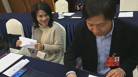 董明珠怒怼SU7烧人,小米软刀子立毒咒 ...(组图) - 1
