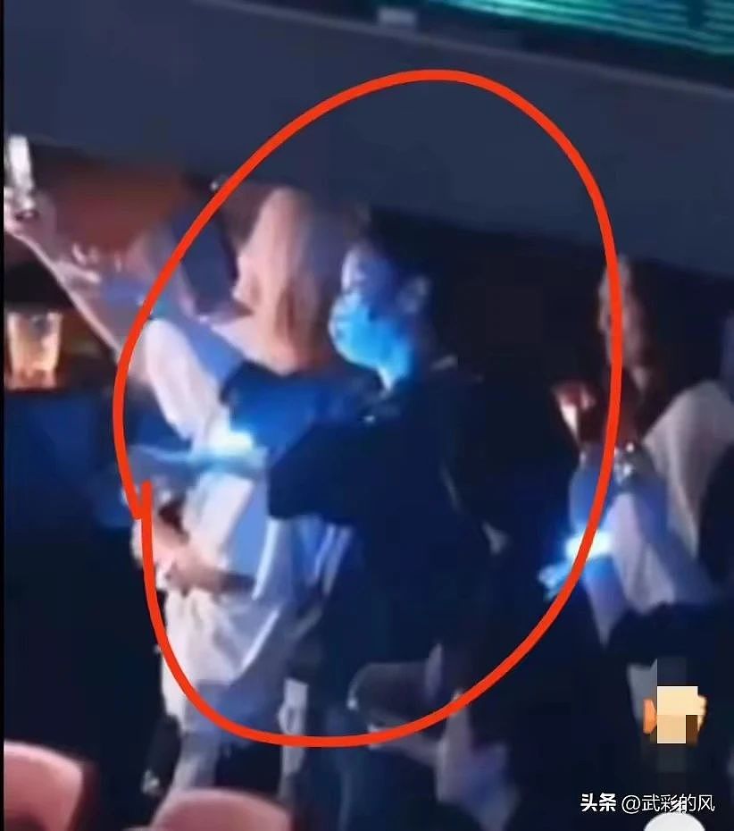 王菲去看谢霆锋演唱会，听到玉蝴蝶陶醉起舞，张柏芝乱入宣誓主权（组图） - 4