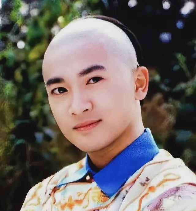 苏有朋变成了“苏阿姨”，与早年清爽形象反差极大，网友辣评：辣眼睛（组图） - 24