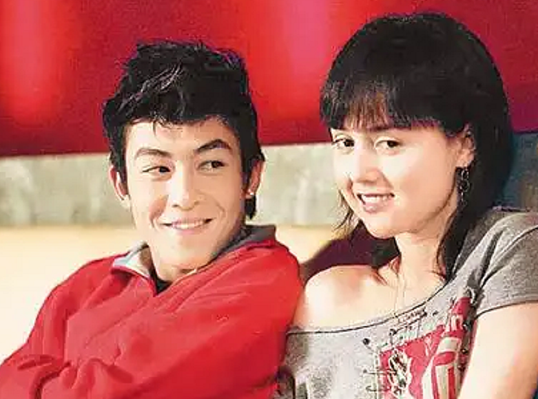 可惜了这张脸？越整越丑无奈退圈，恋女勾男惯三上瘾！今欠债破产乞讨为生？（组图） - 9