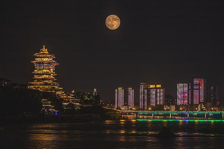 关税大战，炸出中国最被低估的科技城（组图） - 1