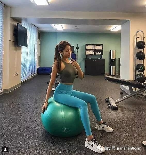 【美女】健身女孩穿包臀裙，是种什么画风？网友：这谁顶得住（组图） - 12