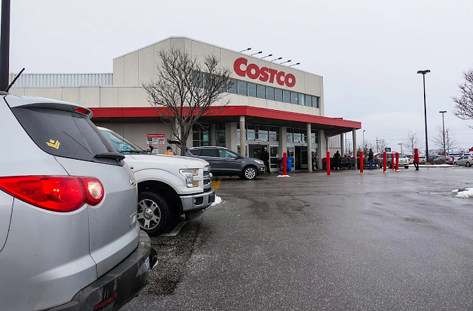 炸锅！一家四口入境加拿大遭拒：当场遣返+拘留2周！Costco购物也被抓，全网吵疯（组图） - 2