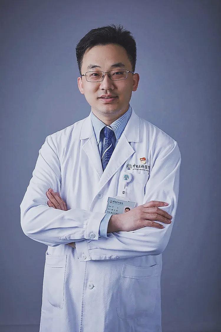曝中日友好医院外科医生出轨：护士长两次怀孕，与小三暧昧照流出（组图） - 2