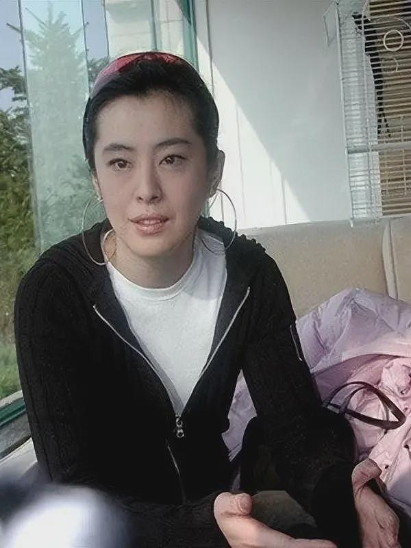 时隔多年终于回国，美人迟暮的王祖贤，让我看到人生的另一种可能（组图） - 29