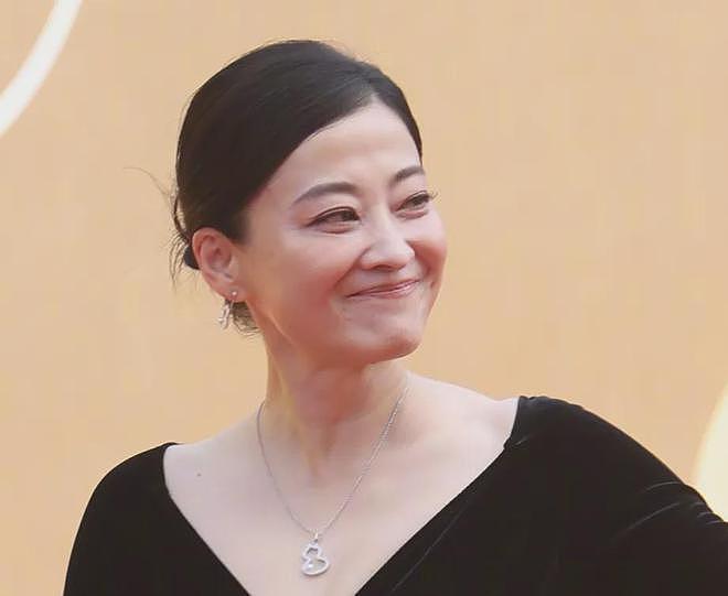 华表奖红毯生图来了！章子怡紧绷关晓彤秀长腿，大批女星面部僵硬（组图） - 10